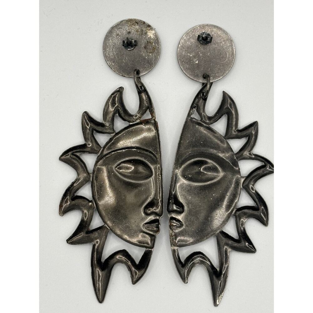 Vtg 80s Sun Face Pewter Statement Earrings Celestial Pierced Dangle Witchy - Picture 2 of 2